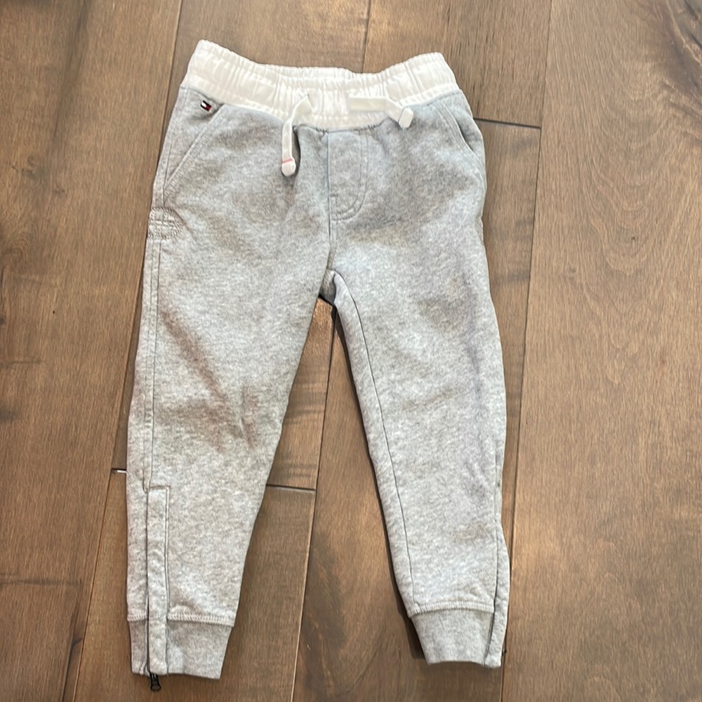 Boys sweatpants joggers size xs (4-5)